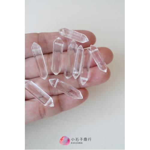 白水晶-雙尖柱(側洞) (小)約5x20~6x28mm (1支)